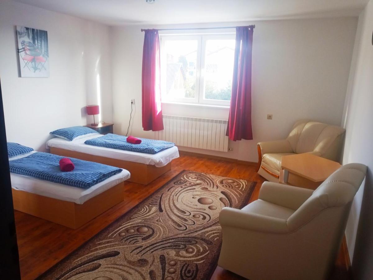 Hotel Lucky Cat Nová Lesná Esterno foto